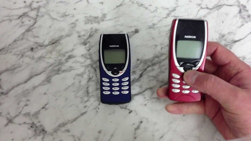 Nokia 8210: Điện thoại 