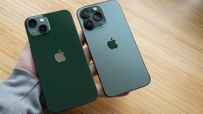 Nên mua iPhone 13 Pro hay iPhone 12 Pro Max thời điểm này?