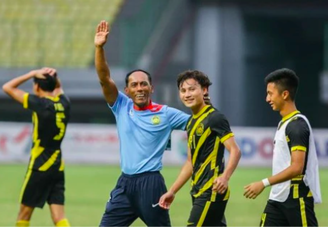 Nhờ thắng Việt Nam, HLV Hasan 'sáng cửa' ngồi ghế U23 Malaysia ảnh 1