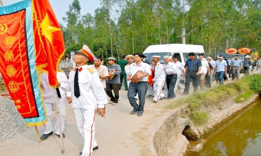 Nhớ cuộc trùng phùng sau 43 năm cách biệt