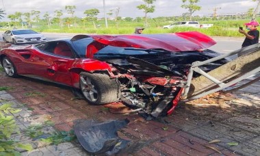 Vụ siêu xe Ferrari 488 bị tai nạn: Không thoả thuận được về bồi thường có thể khởi kiện