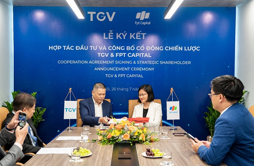 Ông Đỗ Vũ Diên – Tổng Giám đốc TGV và Bà Nguyễn Thị Thu Nguyệt – Tổng Giám đốc FPT Capital đại diện hai bên cùng ký kết thỏa thuận hợp tác chiến lược