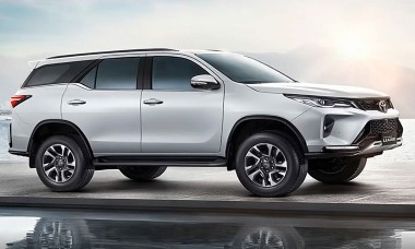 Phiên bản mới nhà Toyota lộ diện: Tham vọng "càn quét" Hyundai Santa Fe