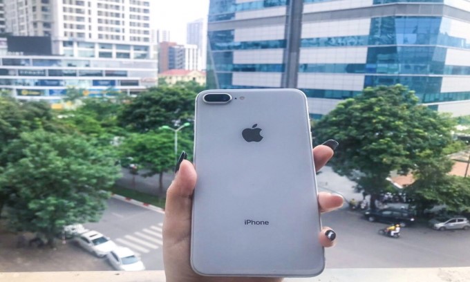 iPhone 8 Plus vẫn chưa “hết thời”: Giá cực rẻ, máy chạy ngon