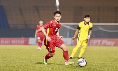 Đá V-League ở tuổi 19, phần thưởng xứng đáng cho Khuất Văn Khang