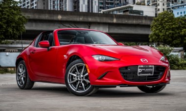 “Siêu phẩm” ô tô Mazda mui trần đẹp long lanh, giá “mát lòng”