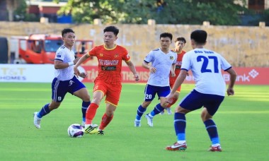 Thắng tưng bừng, CLB CAND trở lại ngôi đầu V-League 2