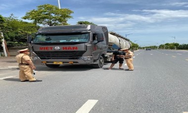 Xe chở quá tải, truy trách nhiệm chủ phương tiện