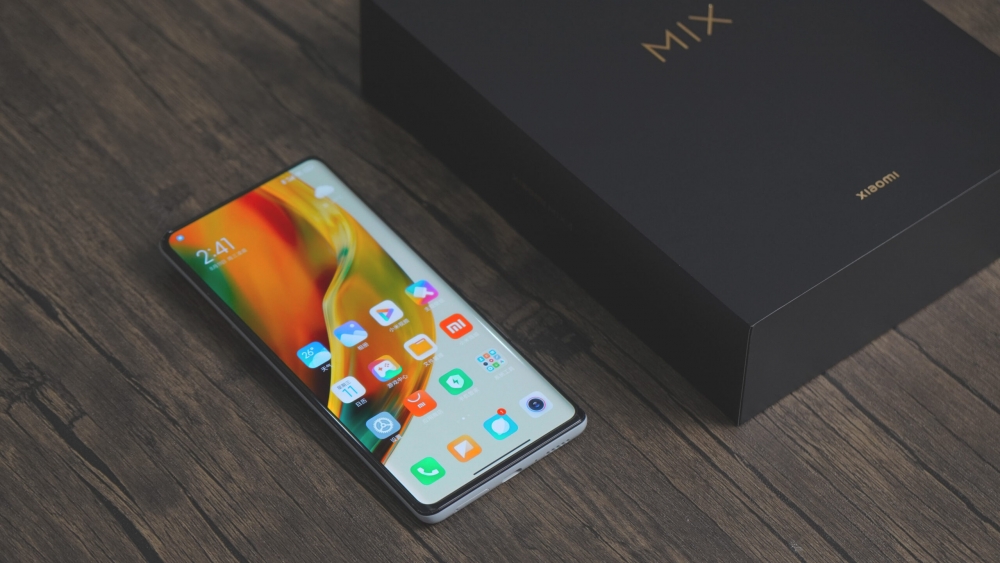 Lộ diện “quái thú” Android nhà Xiaomi với Snapdragon 888+, 120 Hz, camera ẩn dưới màn hình