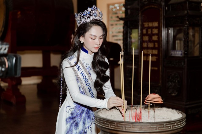 Chuyến trở về ý nghĩa của Hoa hậu Mai Phương trước khi lên đường thi "Miss World" ảnh 3