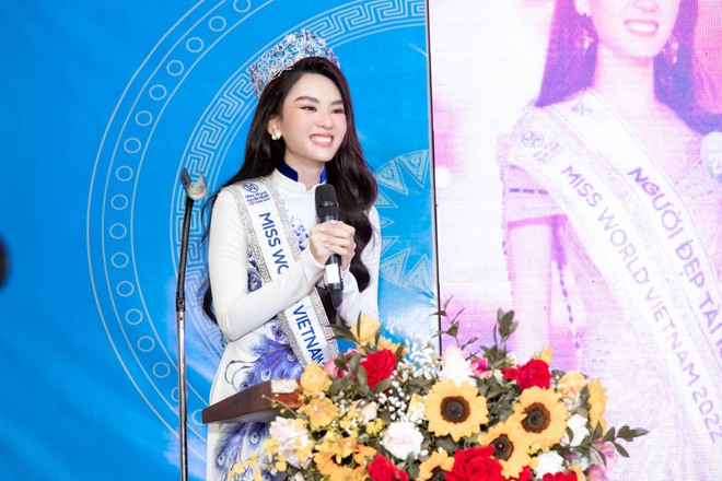 Chuyến trở về ý nghĩa của Hoa hậu Mai Phương trước khi lên đường thi "Miss World" ảnh 5