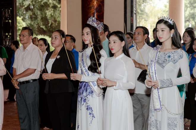 Chuyến trở về ý nghĩa của Hoa hậu Mai Phương trước khi lên đường thi "Miss World" ảnh 9