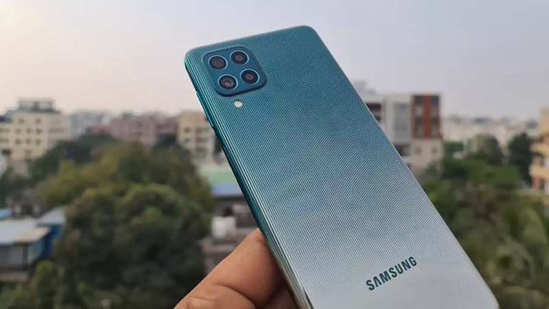 “Đứng hình” khi Samsung tung “siêu phẩm” giá rẻ: Sinh ra là để “soán ngôi”