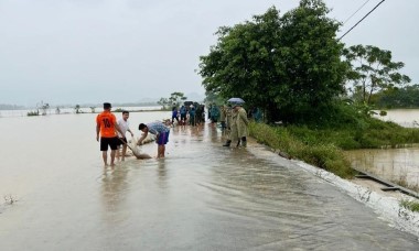 Nước ngập trắng nhiều địa phương, Thủ tướng yêu cầu khẩn trương sơ tán, khắc phục mưa lũ