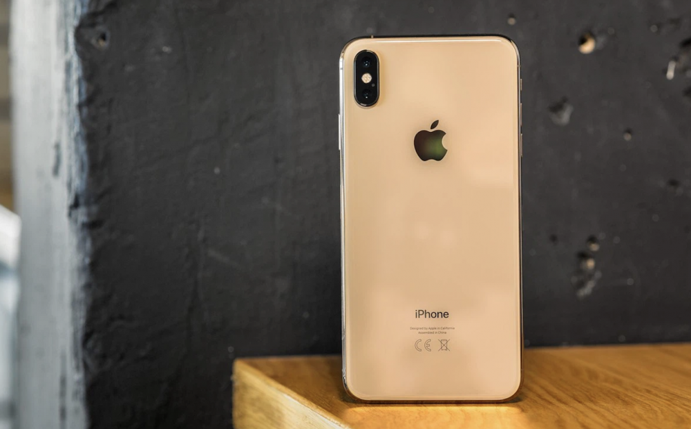 iPhone XS lần đầu xuống dưới 6 triệu, “đánh bay” mọi đối thủ cùng phân khúc