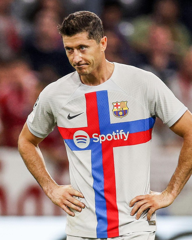 Lewandowski bất lực, Barca thua trắng Bayern ảnh 2