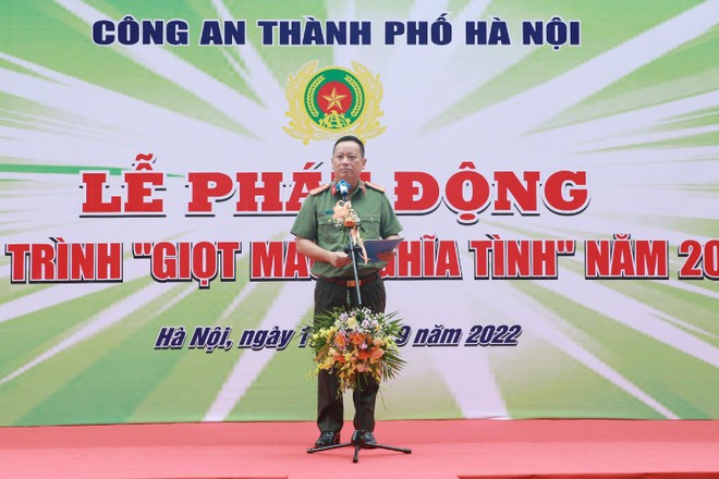 Công an Hà Nội phát động hành trình "Giọt máu nghĩa tình 2022" ảnh 1