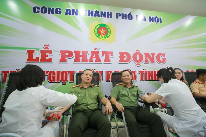 Công an Hà Nội phát động hành trình "Giọt máu nghĩa tình 2022" ảnh 3