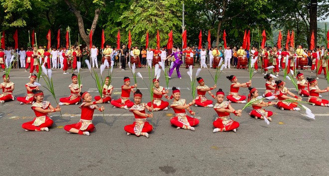 Tưng bừng khai mạc Đại hội TDTT quận Hoàn Kiếm năm 2022 ảnh 3