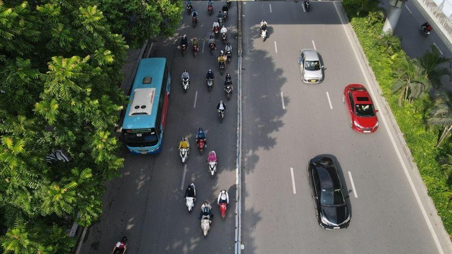 Bước đầu phân làn đường Nguyễn Trãi có hiệu quả, Sở Giao thông kiến nghị kéo dài thêm 3 tháng ảnh 1