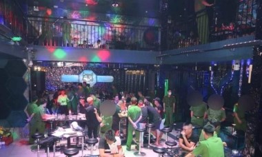 Cảnh sát bất ngờ kiểm tra, phát hiện 57 thanh niên 'phê' ma túy tại quán bar Jet Lounge