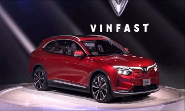 Xe ô tô VinFast VF8 Eco có gì đặc biệt khiến khách Việt "mê mẩn"?