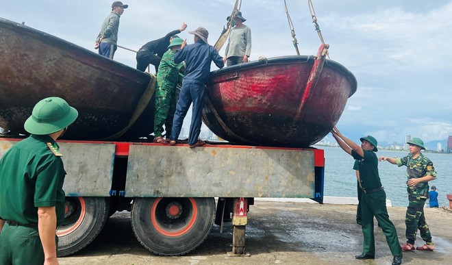 Ứng phó siêu bão Noru: Toàn Đà Nẵng tạm nghỉ việc, học sinh nhiều địa phương nghỉ học ảnh 2