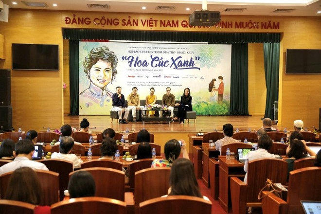 Đêm thơ nhạc kịch “Hoa cúc xanh” tưởng nhớ gia đình nghệ sĩ Xuân Quỳnh- Lưu Quang Vũ ảnh 2