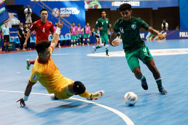 Thắng đậm Ả Rập Xê Út, Việt Nam tiếp tục bay cao ở giải futsal châu Á ảnh 1