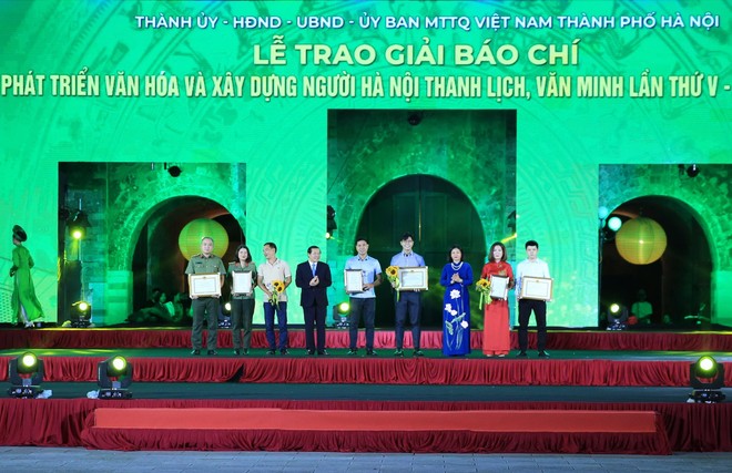 An ninh Thủ đô lần thứ 3 liên tiếp đoạt giải A - Giải báo chí về Phát triển văn hóa Hà Nội năm 2022 ảnh 3