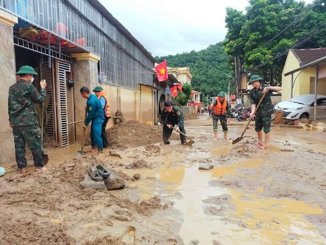 Lũ quét kinh hoàng ở Kỳ Sơn: Vẫn còn 2 bản làng bị cô lập, lực lượng chức năng nỗ lực thông đường ảnh 2