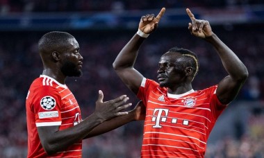 Bayern thắng hủy diệt, Barca đối mặt nguy cơ bị loại