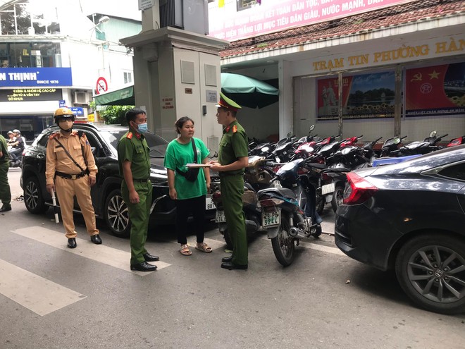 Mạnh tay xử lý bãi xe không phép, sai phép và những vi phạm trật tự đô thị tại quận Hoàn Kiếm ảnh 3