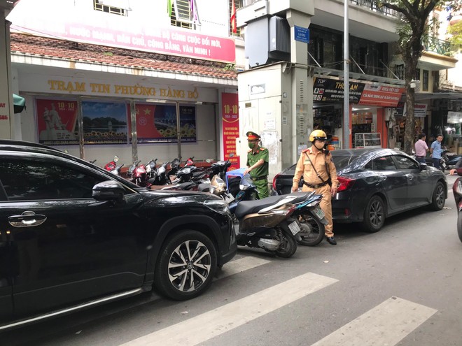 Mạnh tay xử lý bãi xe không phép, sai phép và những vi phạm trật tự đô thị tại quận Hoàn Kiếm ảnh 5