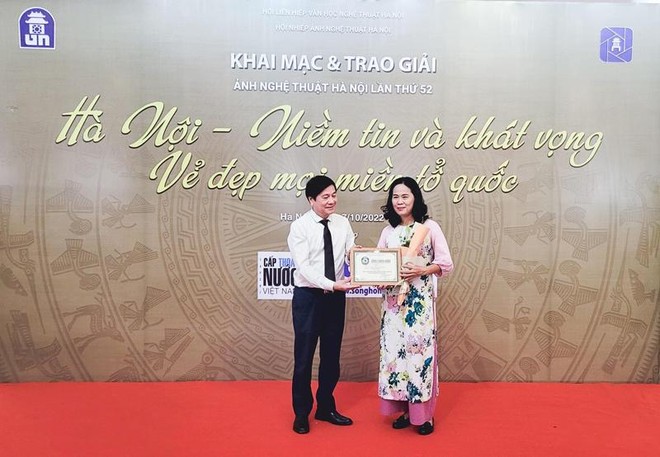 "Hồ Gươm, Hồng Hà" đoạt giải Nhất cuộc thi ảnh " Hà Nội - Niềm tin và khát vọng" ảnh 1