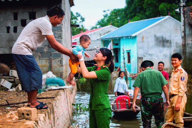 Tâm sáng, đức trong, vững khiên, sắc kiếm để bảo vệ Đảng (2): Xây dựng con người: “Quân phải tinh, tướng phải mạnh” ảnh 10