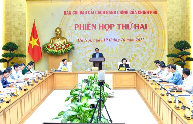 Thủ tướng yêu cầu thực hiện 8 nhóm nhiệm vụ để cải cách mạnh mẽ quy định, thủ tục hành chính ảnh 2