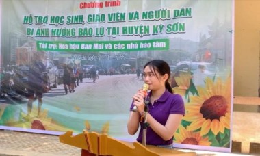 Hoa hậu Ban Mai - Miss Peace Vietnam 2022 trao học bổng và hỗ trợ người dân bị lũ quét ở huyện Kỳ Sơn, Nghệ An