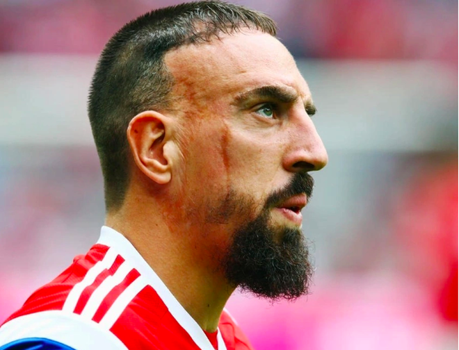 “Gã mặt sẹo” Franck Ribery giải nghệ ở tuổi 39 ảnh 1