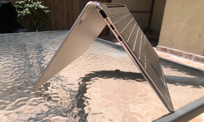 Lenovo Yoga 9i Gen 7: Dòng Laptop mạnh mẽ phù hợp cho cả công việc và giải trí