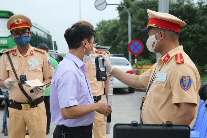 Công an Hà Nội xếp thứ 2 toàn quốc về xử lý vi phạm trong cao điểm trật tự an toàn giao thông ảnh 2