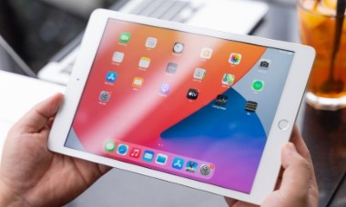 iPad Gen 8 32GB “đốn tim” các fan khi giảm cực đậm: Cuộc chơi lớn nhà Apple