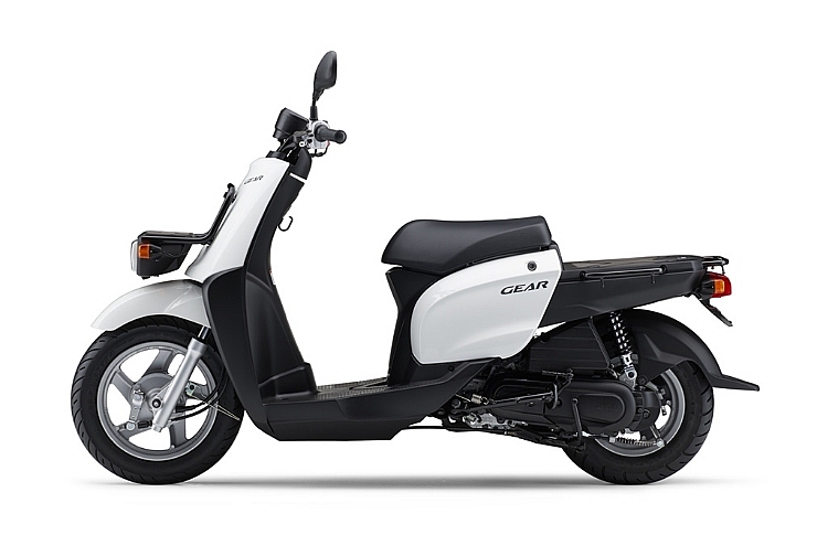 Yamaha Gear 2023 bản tiêu chuẩn với chân chống bên