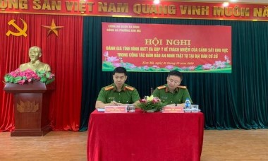 Cảnh sát khu vực Công an phường Kim Mã luôn gần gũi với nhân dân