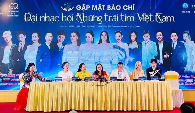 Hồ Ngọc Hà, Lệ Quyên, Tóc Tiên góp mắt trong đại nhạc hội ''Những trái tim Việt Nam'' ảnh 2