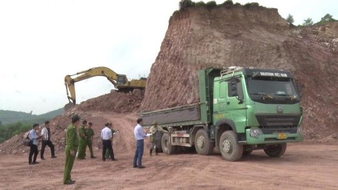 Huy động lực lượng tinh nhuệ dẹp nhóm khai thác khoáng sản trái phép ảnh 1