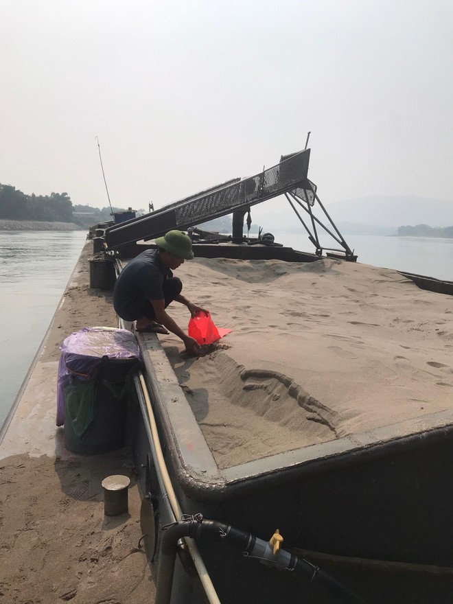 40 ngày bám sát mặt sông bắt 'cát tặc' và chuyện chọn đêm trăng sáng 'đánh úp' bất ngờ ảnh 5