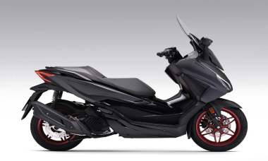 Đối thủ "cứng cựa" của Honda PCX gây sốt với loạt trang bị khủng: SH Việt đủ sức cạnh tranh?