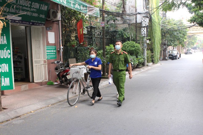 Hà Nội: Đã có đơn vị đầu tiên ‘về đích’ hoàn thành chỉ tiêu phục vụ Luật Cư trú ảnh 1