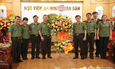 Mong các Học viện, nhà trường Công an nhân dân luôn giúp đỡ Công an Hà Nội